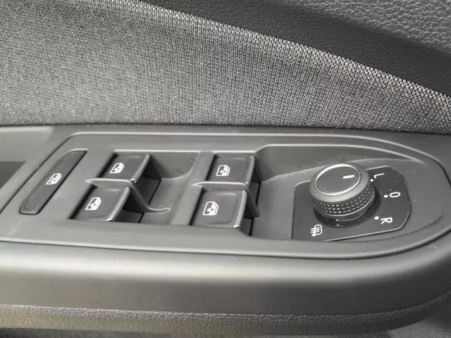 Volkswagen Golf Life 1.0 eTSI 81 kW (110 CV) DSG de segunda mano