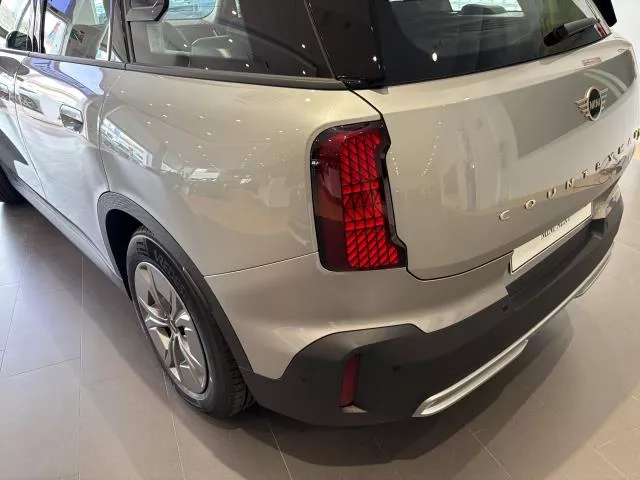 MINI Countryman SE ALL4 230 kW (313 CV) de segunda mano