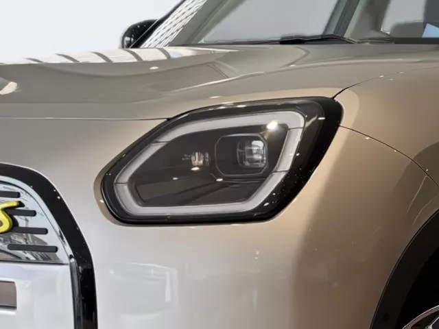 MINI Countryman SE ALL4 230 kW (313 CV) de segunda mano