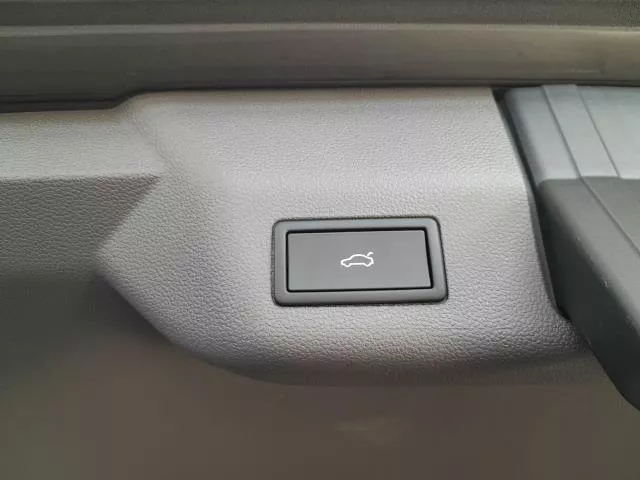 Volkswagen Multivan Life Batalla Corta 2.0 TDI 110 kW (150 CV) DSG de segunda mano