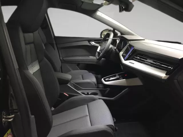 Audi Q4 Black line edition 45 e-tron 82kWh 210 kW (286 CV) de segunda mano