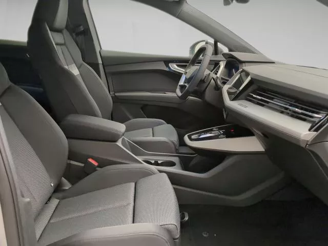 Audi Q4 Black line edition 45 e-tron 82kWh 210 kW (286 CV) de segunda mano