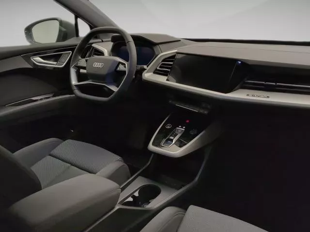 Audi Q4 Black line edition 45 e-tron 82kWh 210 kW (286 CV) de segunda mano