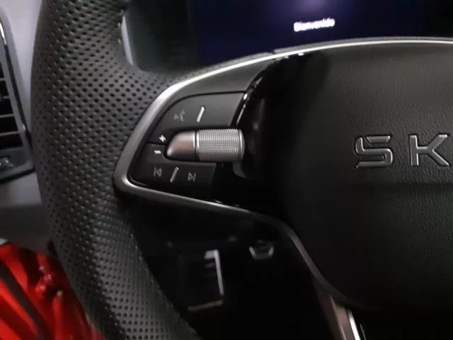 Skoda Karoq 1.5 TSI ACT Sportline 110 kW (150 CV) de segunda mano