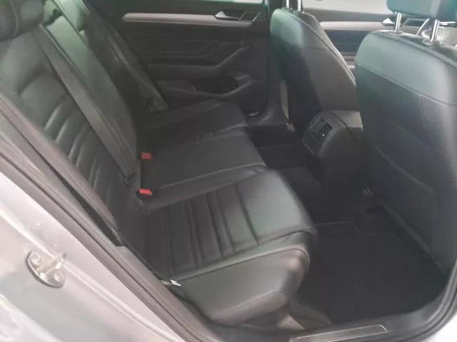 Volkswagen Passat R-Line 2.0 TDI 110 kW (150 CV) DSG de segunda mano