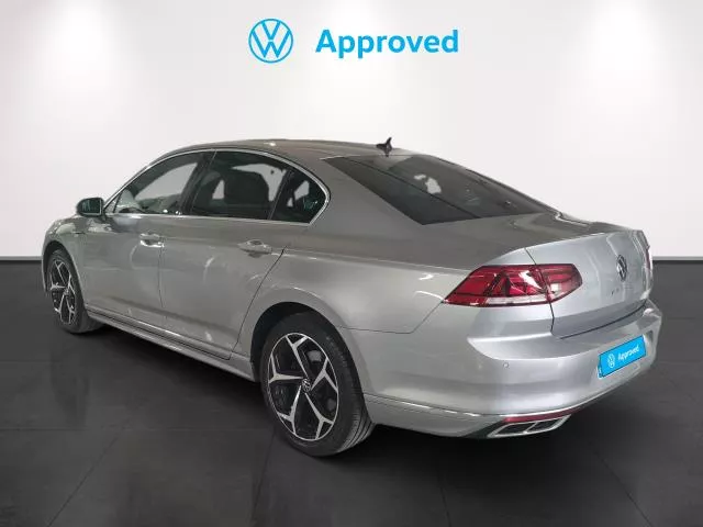 Volkswagen Passat R-Line 2.0 TDI 110 kW (150 CV) DSG de segunda mano