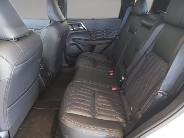 Mitsubishi Outlander 2.4 PHEV Kaiteki+ 4WD Auto 225 kW (306 CV) de segunda mano