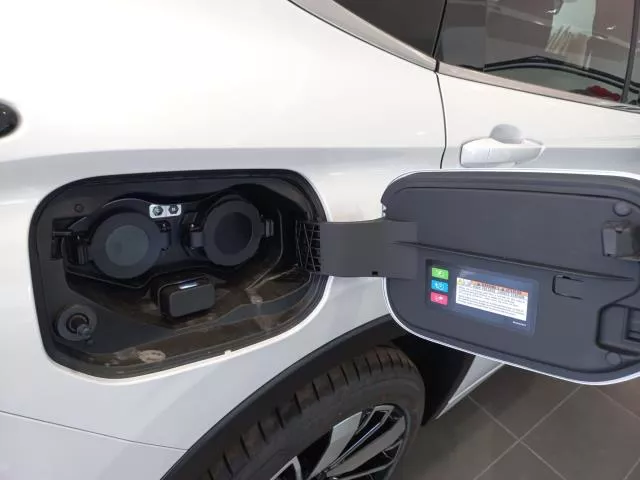 Mitsubishi Outlander 2.4 PHEV Kaiteki+ 4WD Auto 225 kW (306 CV) de segunda mano