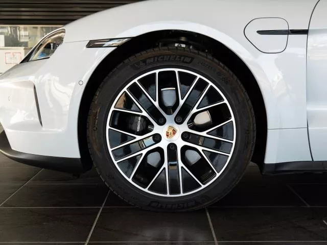 Porsche Taycan 300 kW (408 CV) de segunda mano