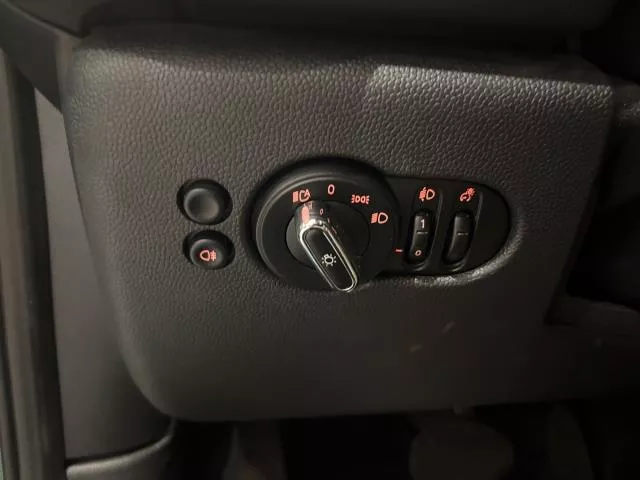 MINI 5 Puertas Cooper 100 kW (136 CV) de segunda mano