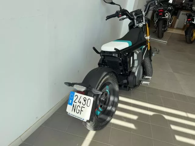 BMW CE 02 de segunda mano