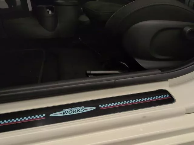 MINI 5 Puertas Cooper 100 kW (136 CV) de segunda mano