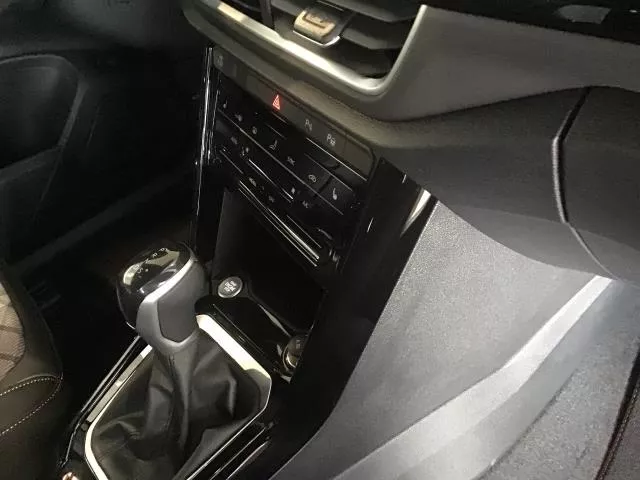 Volkswagen T-Roc R-Line 1.5 TSI 110 kW (150 CV) DSG de segunda mano