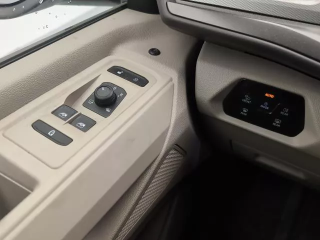 Volkswagen Multivan 2.0 TDI Batalla Corta 110 kW (150 CV) DSG de segunda mano