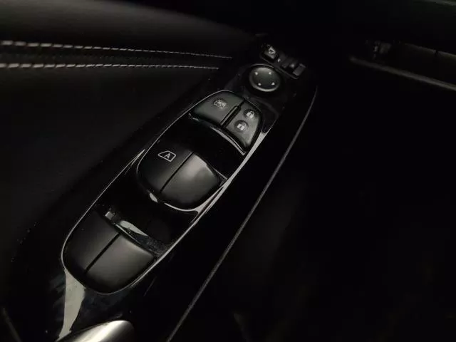 Nissan Juke 1.6 Hybrid Premiere Edition Auto 105 kW (143 CV) de segunda mano