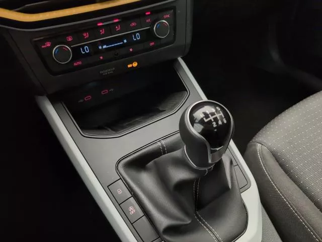 SEAT Arona 1.0 TSI Style Special Edition 85 kW (115 CV) de segunda mano