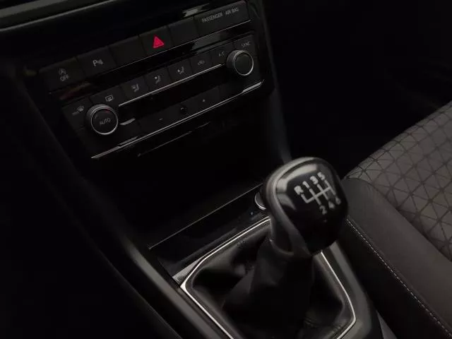 Volkswagen T-Cross Advance 1.0 TSI 81 kW (110 CV) de segunda mano