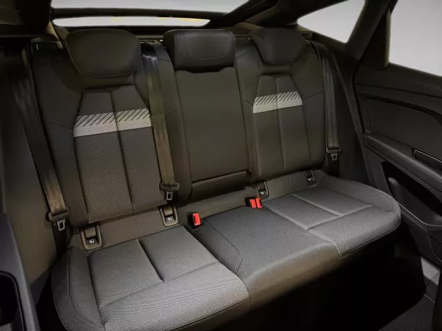 Audi Q4 Genuine edition 45 e-tron 82kWh 210 kW (286 CV) de segunda mano