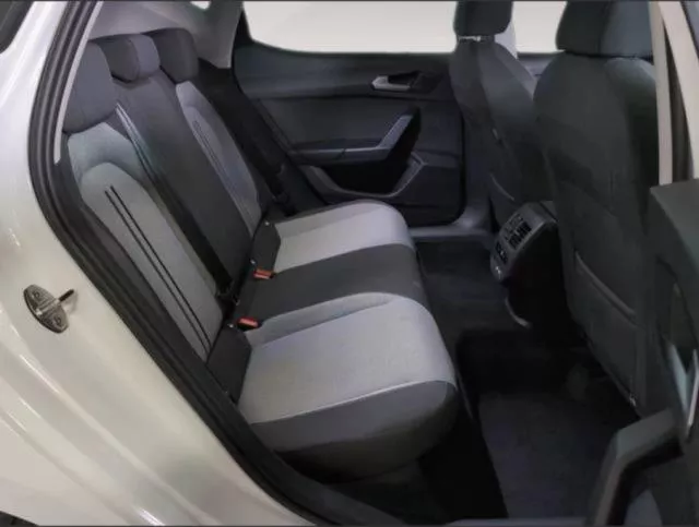 SEAT León 1.5 TSI S&S Style 25 Aniversario 85 kW (116 CV) de segunda mano