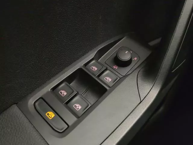 SEAT Arona 1.0 TSI Style Special Edition 85 kW (115 CV) de segunda mano