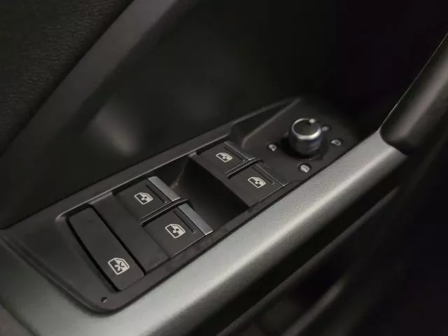 Audi Q3 Black line 35 TDI 110 kW (150 CV) S tronic de segunda mano