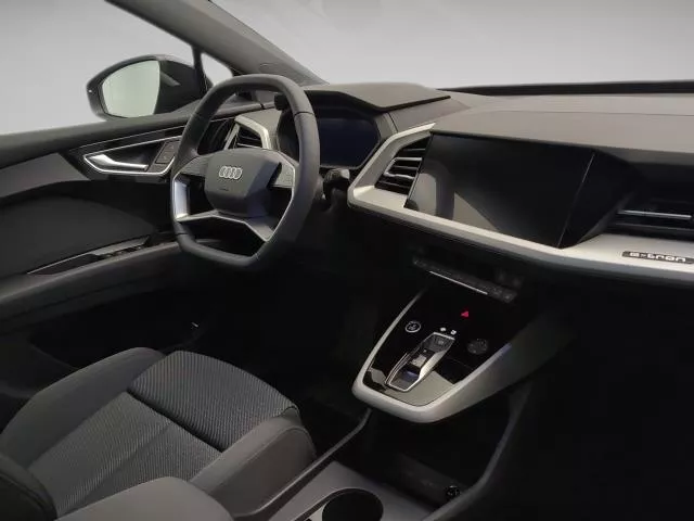 Audi Q4 Genuine edition 45 e-tron 82kWh 210 kW (286 CV) de segunda mano