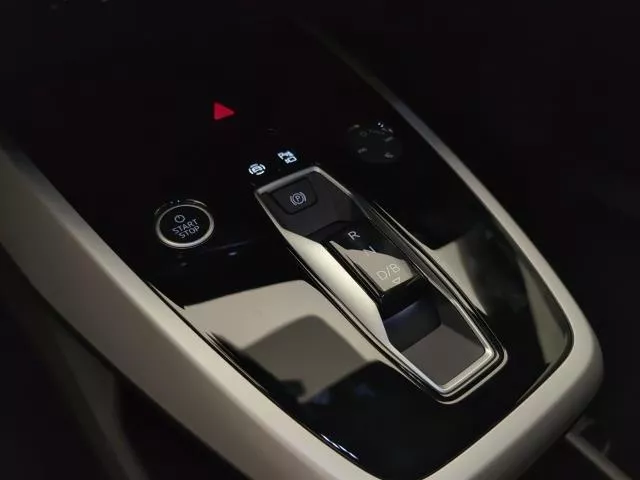 Audi Q4 Genuine edition 45 e-tron 82kWh 210 kW (286 CV) de segunda mano