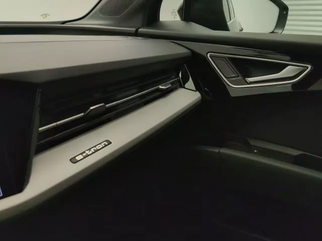 Audi Q4 Genuine edition 45 e-tron 82kWh 210 kW (286 CV) de segunda mano