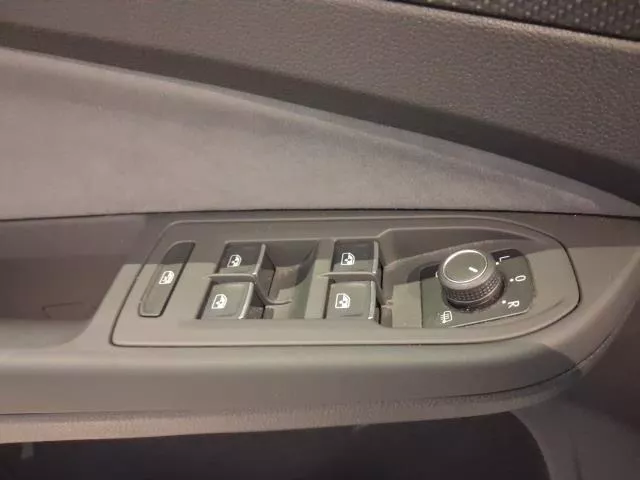 Volkswagen Golf R-Line 1.5 eTSI 110 kW (150 CV) DSG de segunda mano