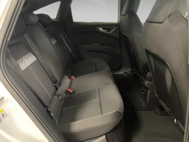 Audi Q4 Genuine edition 45 e-tron 82kWh 210 kW (286 CV) de segunda mano