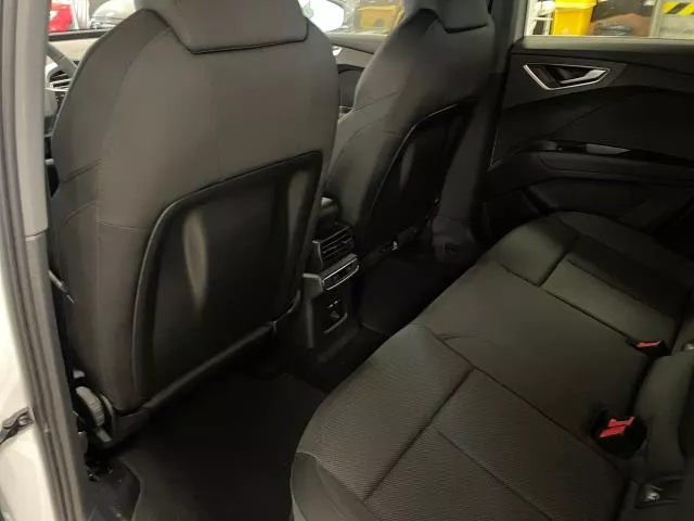 Audi Q4 Genuine edition 45 e-tron 82kWh 210 kW (286 CV) de segunda mano