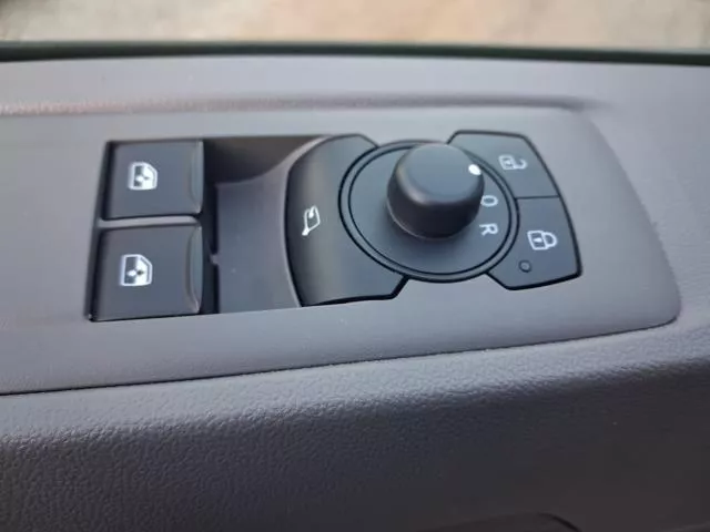 Volkswagen Caravelle Batalla Corta 2.0 TDI 81 kW (110 CV) de segunda mano