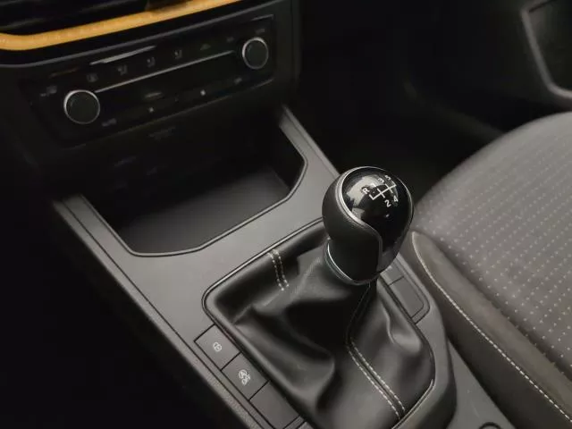 SEAT Ibiza 1.0 MPI Style Salta 59 kW (80 CV) de segunda mano