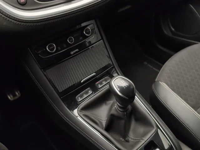 Opel Grandland 1.2 Turbo S&S Design Line 96 kW (130 CV) de segunda mano