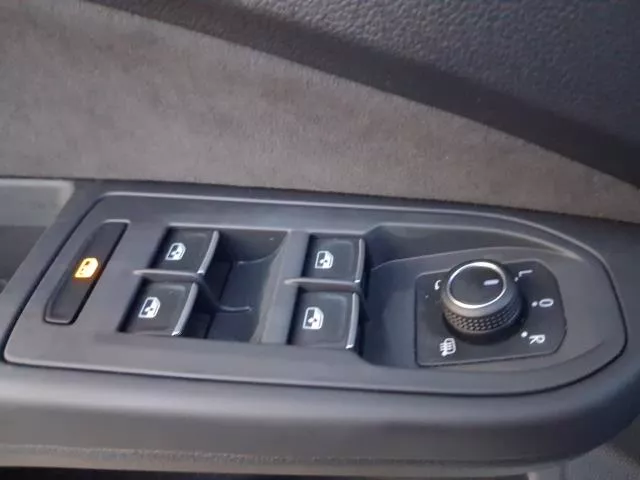 Volkswagen Golf R-Line 2.0 TDI 110 kW (150 CV) DSG de segunda mano