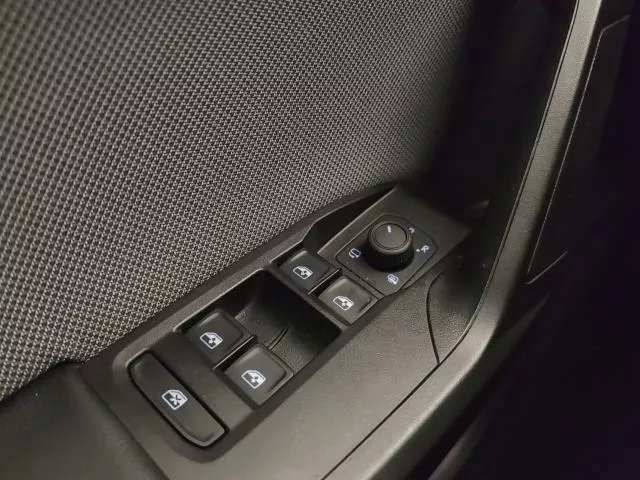 SEAT León 1.5 TSI Style 25 Aniversario 85 kW (116 CV) de segunda mano