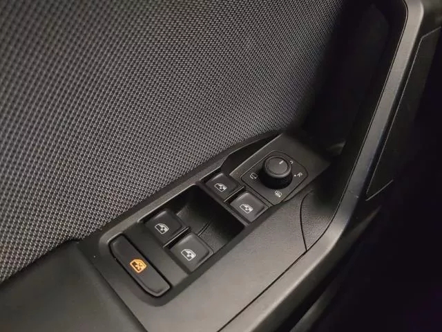 SEAT León 1.5 TSI Style 25 Aniversario 85 kW (115 CV) de segunda mano