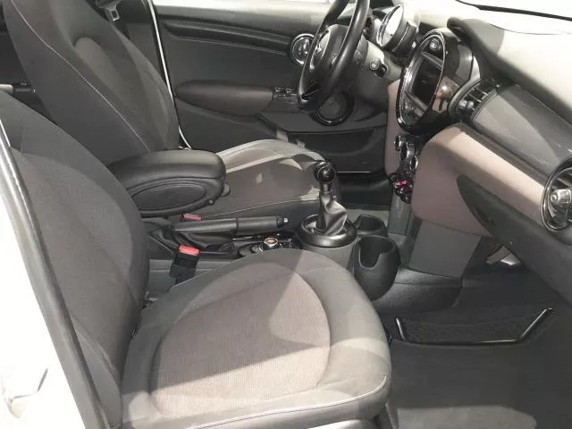 MINI 5 Puertas Cooper D 85 kW (116 CV) de segunda mano