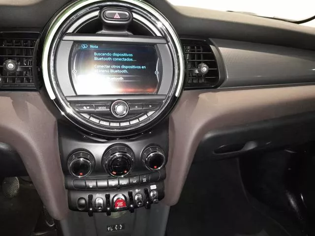 MINI 5 Puertas Cooper D 85 kW (116 CV) de segunda mano