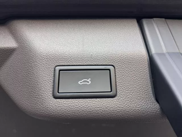 Volkswagen Multivan Life Batalla Corta 2.0 TDI 110 kW (150 CV) DSG de segunda mano