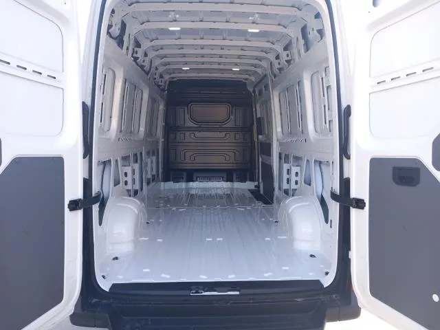 Volkswagen Crafter Batalla Larga TA 2.0 TDI 103 kW (140 CV) 3.500 de segunda mano