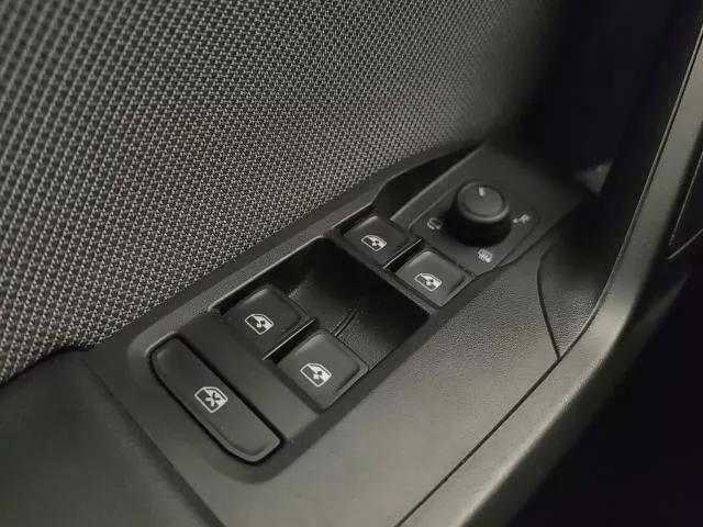 SEAT León 1.5 TSI S&S Style 25 Aniversario 85 kW (116 CV) de segunda mano