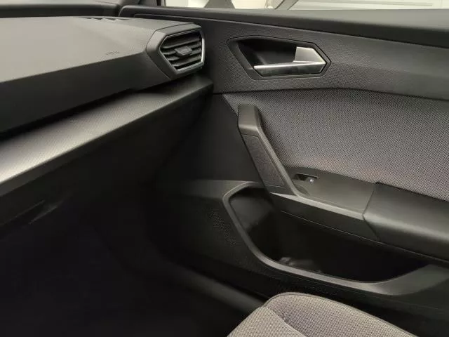 SEAT León 1.5 TSI S&S Style 25 Aniversario 85 kW (116 CV) de segunda mano