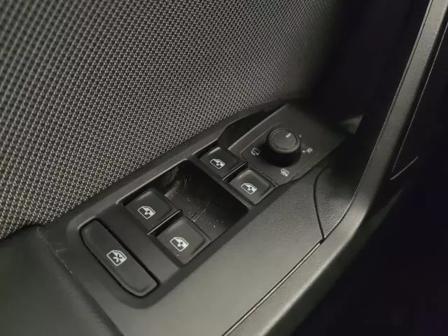 SEAT León 1.5 TSI S&S Style 25 Aniversario 85 kW (116 CV) de segunda mano