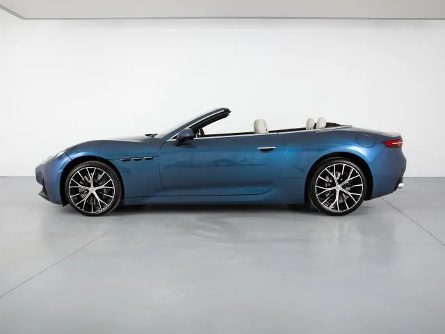 Maserati GranCabrio 3.0 V6 AWD Auto 360 kW (490 CV) de segunda mano