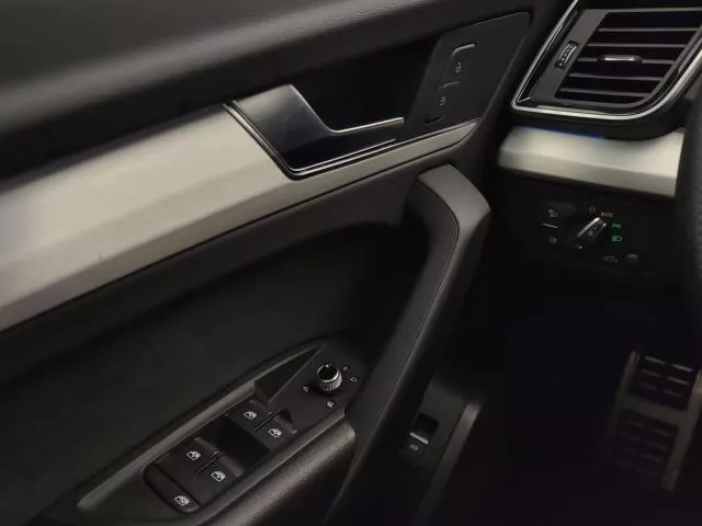 Audi Q5 Black line 40 TDI quattro-ultra 150 kW (204 CV) de segunda mano