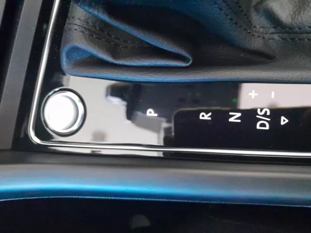 Volkswagen Touran R-Line 1.5 TSI 110 kW (150 CV) DSG de segunda mano