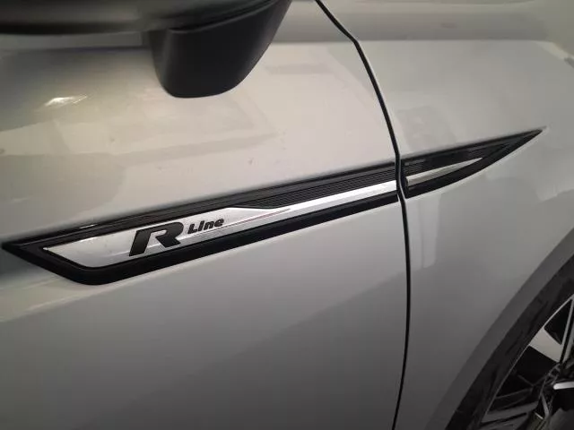 Volkswagen Touran R-Line 1.5 TSI 110 kW (150 CV) DSG de segunda mano