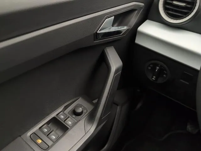 SEAT Arona 1.0 TSI Style XL 85 kW (115 CV) de segunda mano
