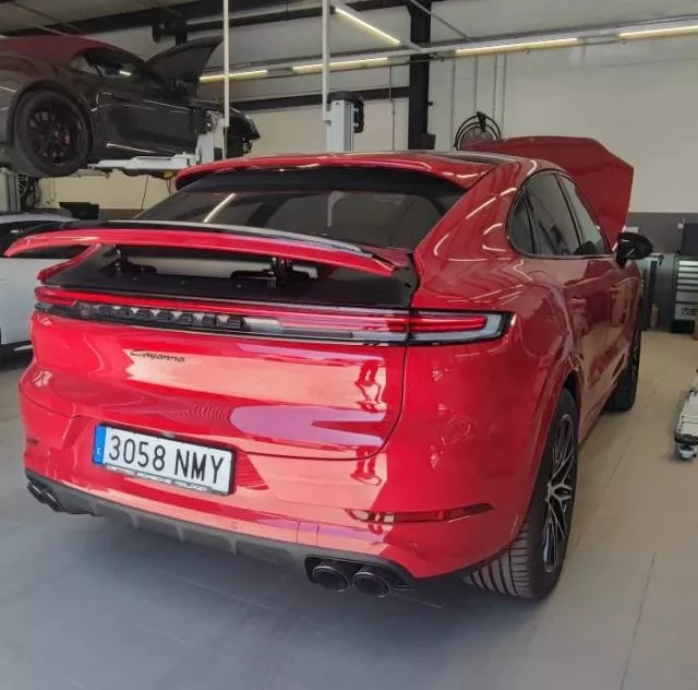 Porsche Cayenne E-Hybrid Black Edition 346 kW (470 CV) de segunda mano